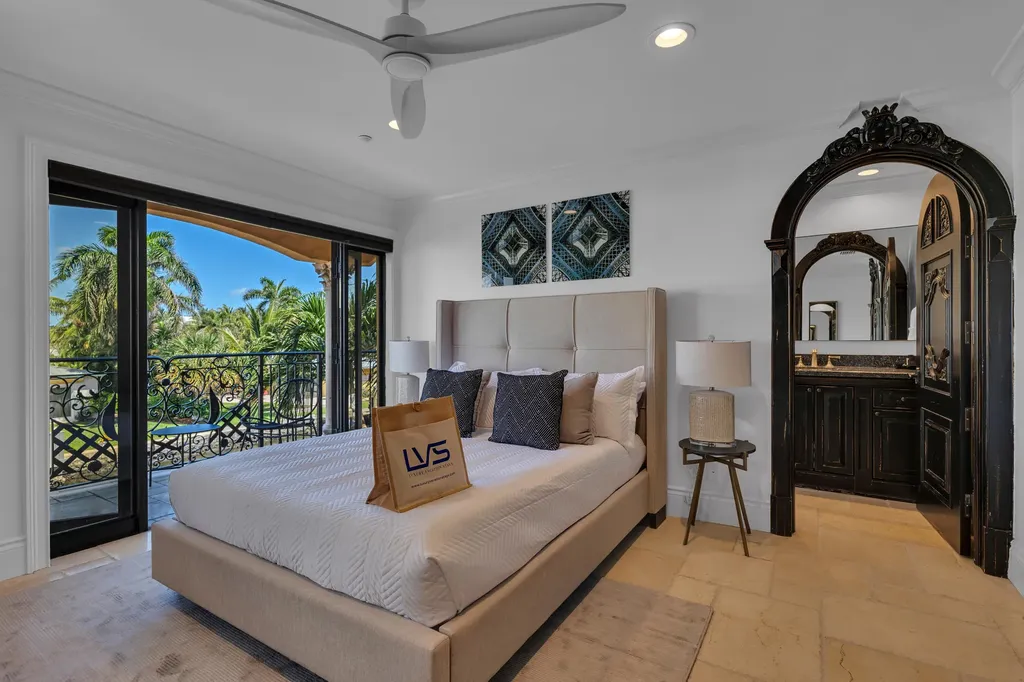 1011 Rhodes Villa Avenue Delray Beach FL 33483