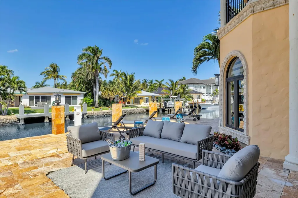 1011 Rhodes Villa Avenue Delray Beach FL 33483