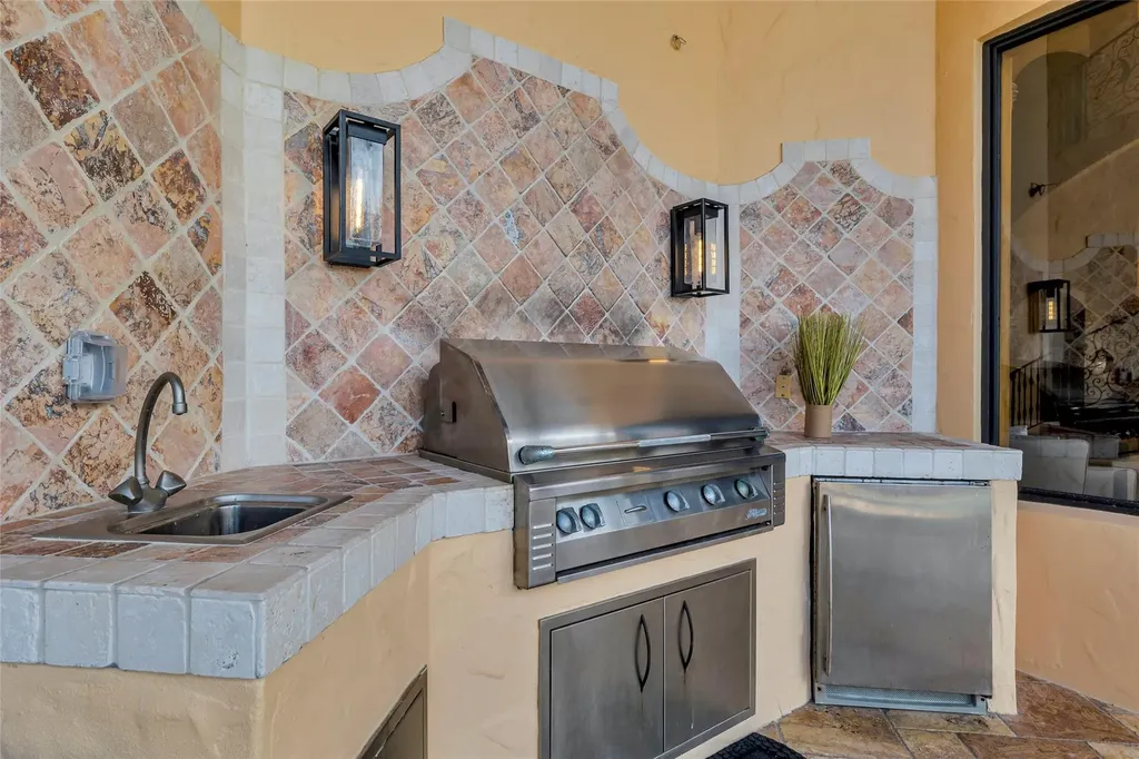 1011 Rhodes Villa Avenue Delray Beach FL 33483