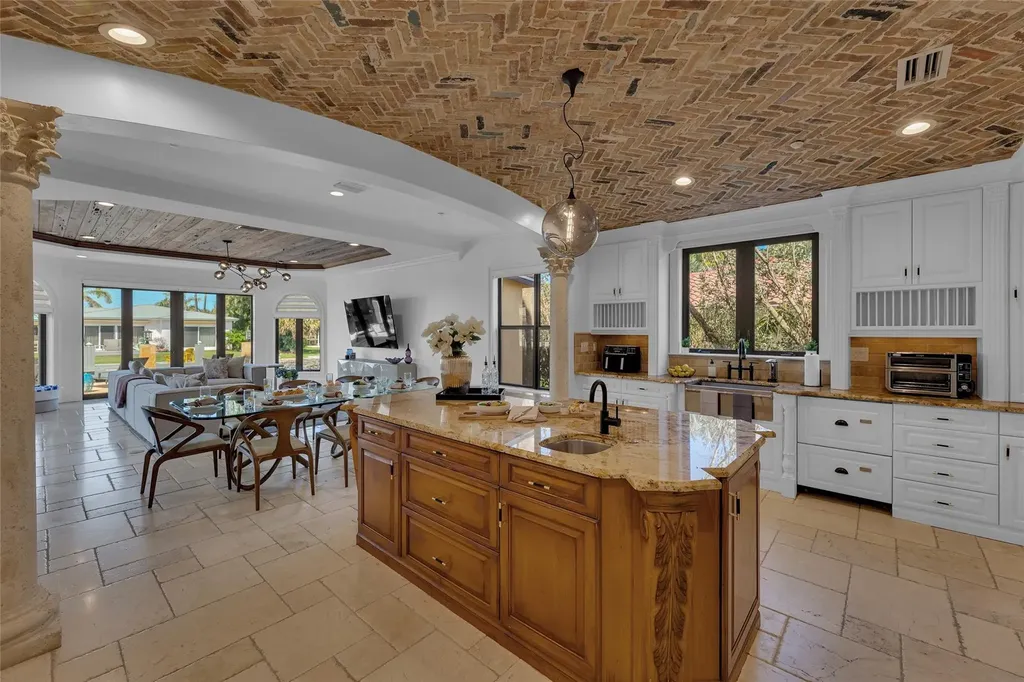 1011 Rhodes Villa Avenue Delray Beach FL 33483