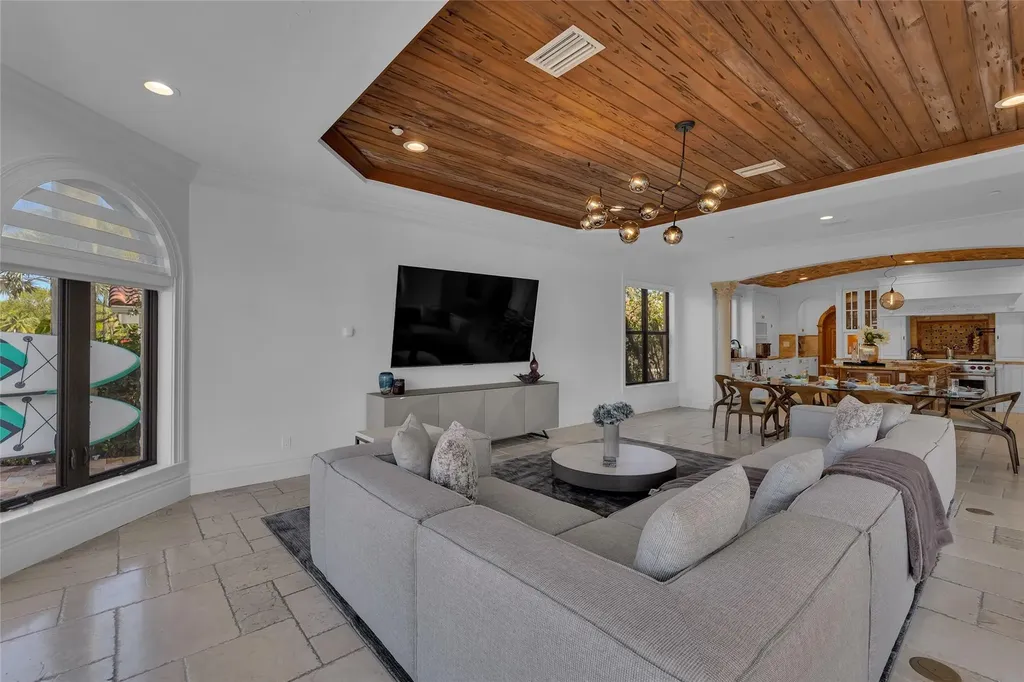 1011 Rhodes Villa Avenue Delray Beach FL 33483
