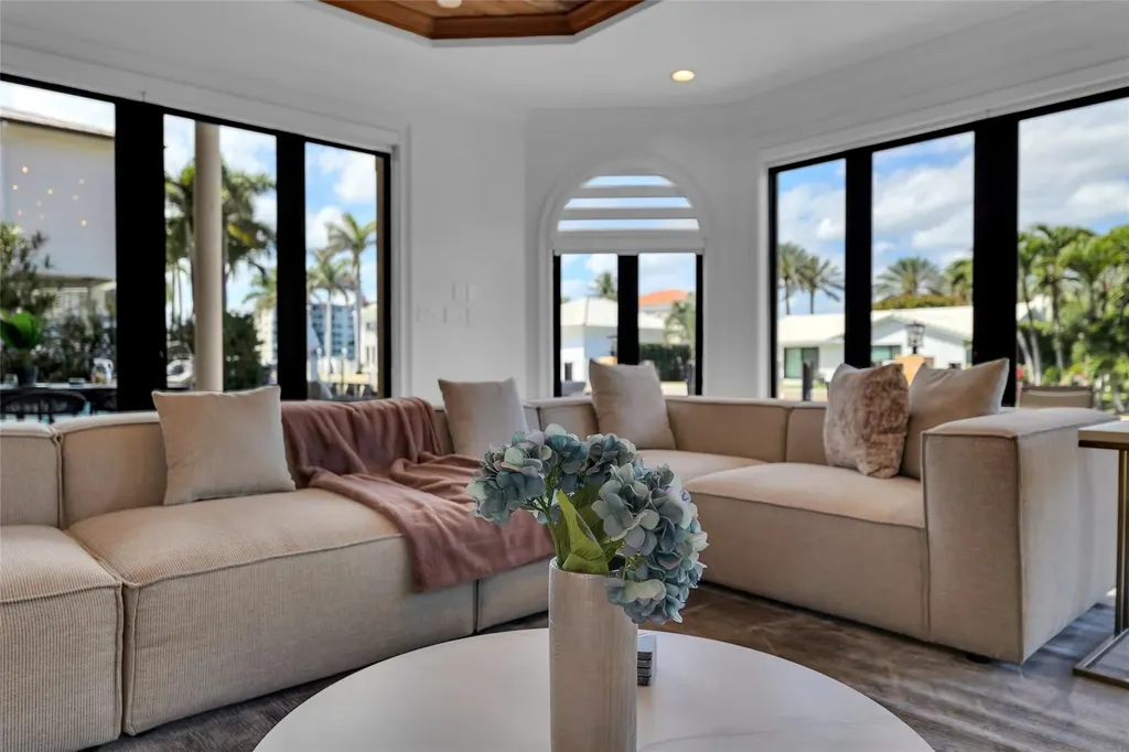 1011 Rhodes Villa Avenue Delray Beach FL 33483