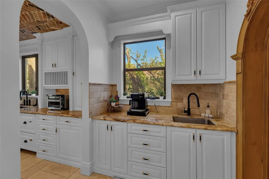 1011 Rhodes Villa Avenue Delray Beach FL 33483