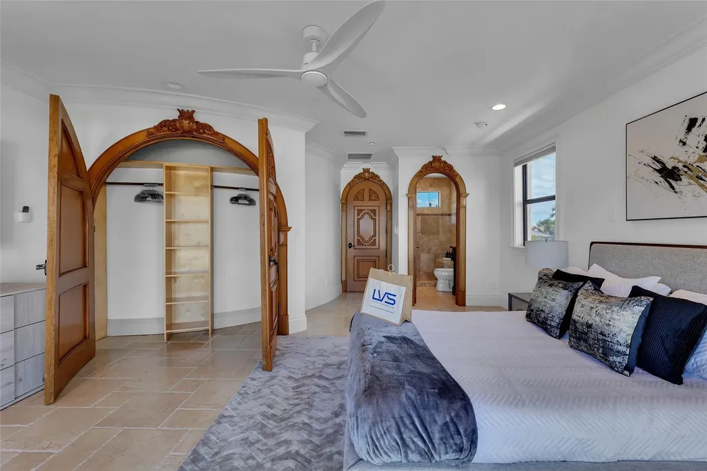 1011 Rhodes Villa Avenue Delray Beach FL 33483