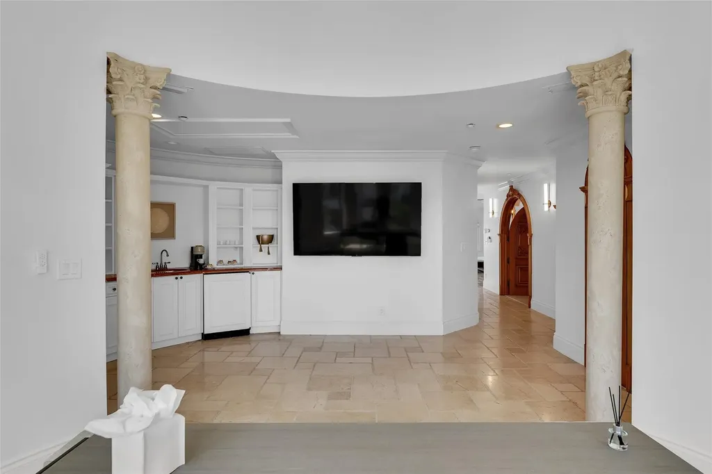 1011 Rhodes Villa Avenue Delray Beach FL 33483