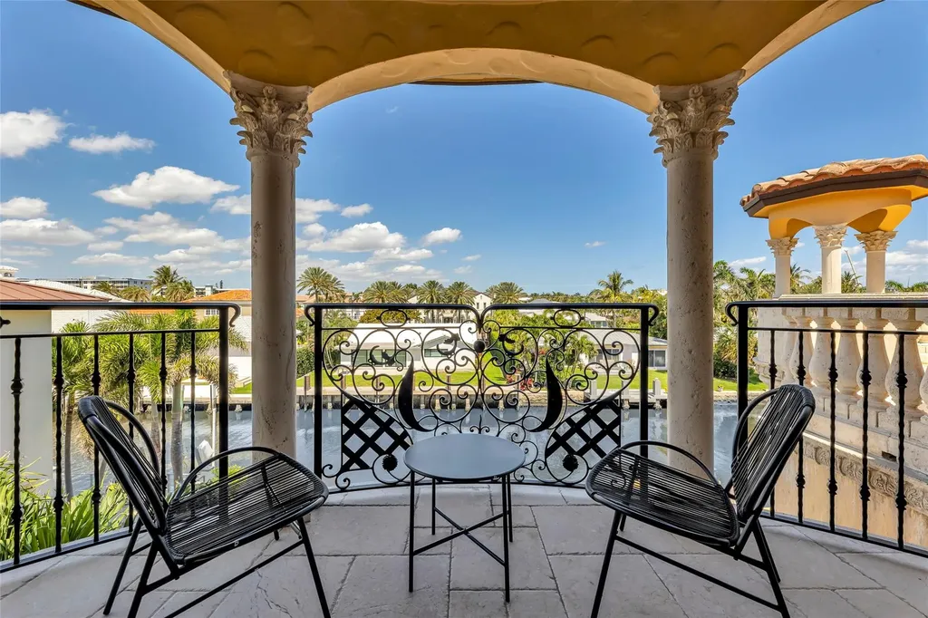 1011 Rhodes Villa Avenue Delray Beach FL 33483