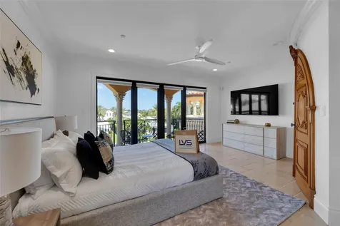 1011 Rhodes Villa Avenue Delray Beach FL 33483