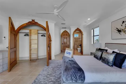 1011 Rhodes Villa Avenue Delray Beach FL 33483