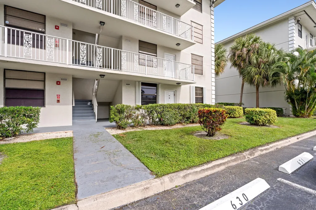 1713 Whitehall Drive Davie FL 33324