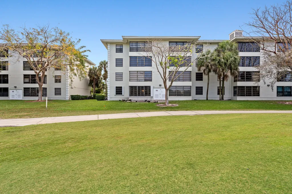 1713 Whitehall Drive Davie FL 33324