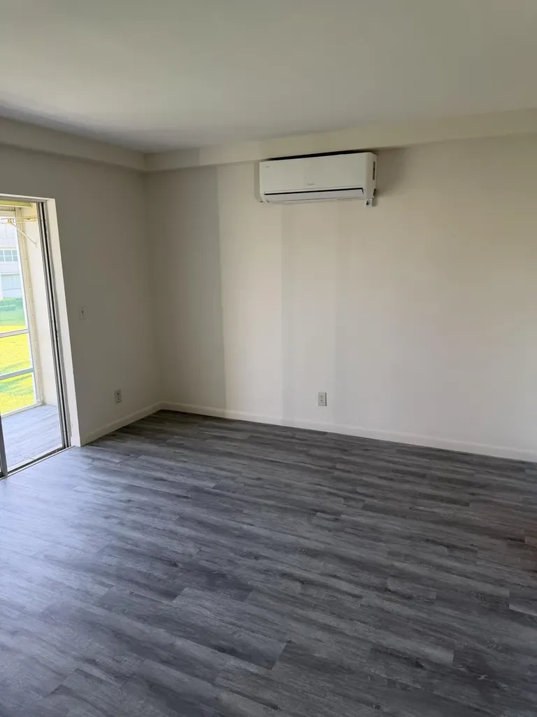 370 E Horizons Boynton Beach FL 33435
