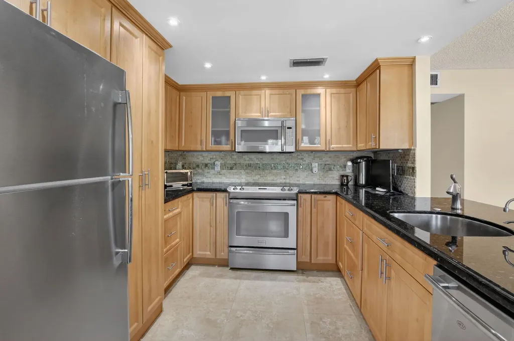 1027 Yarmouth Drive Boca Raton FL 33434