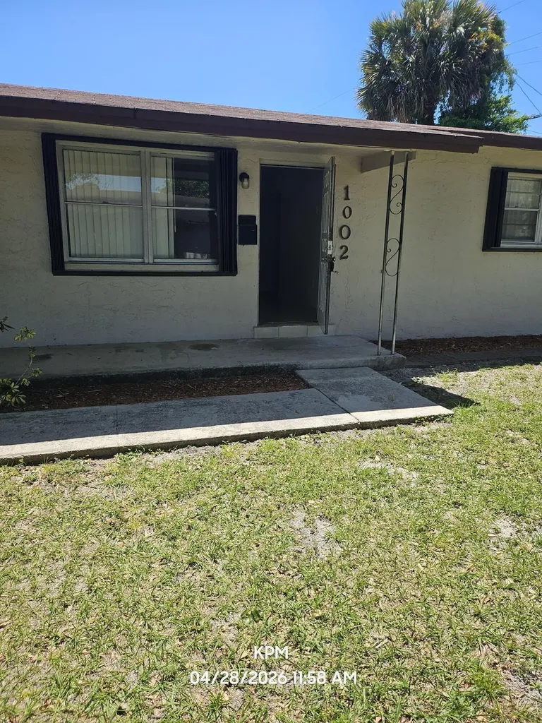 1002 Mcintosh Street West Palm Beach FL 33405