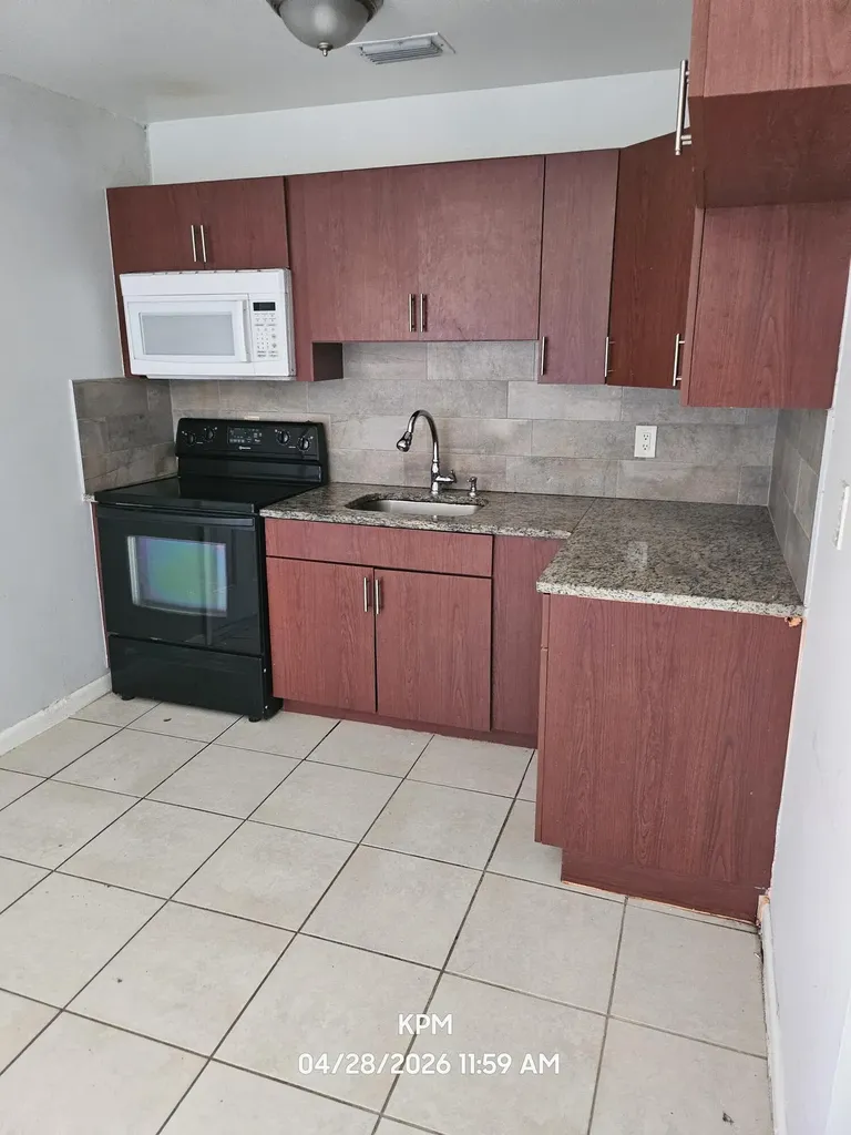 1002 Mcintosh Street West Palm Beach FL 33405