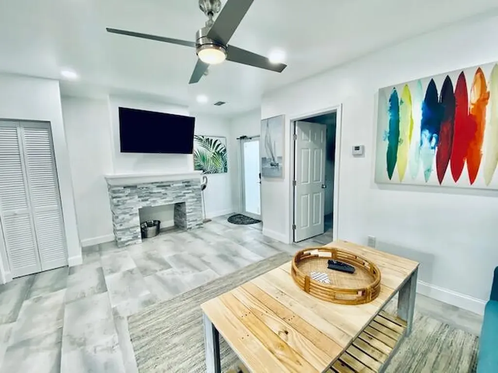 701 NE 17 Way Fort Lauderdale FL 33304