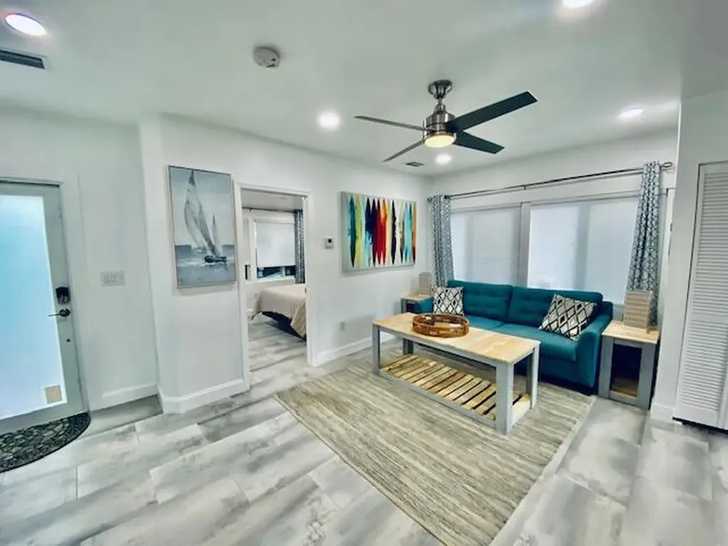 701 NE 17 Way Fort Lauderdale FL 33304
