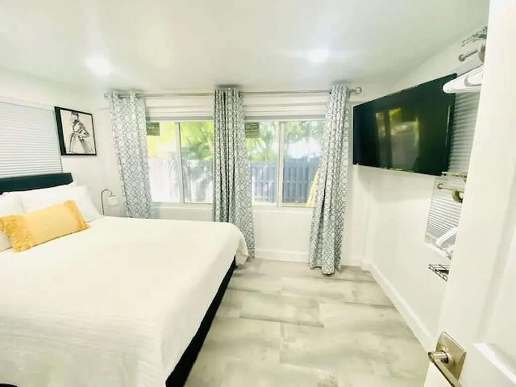 701 NE 17 Way Fort Lauderdale FL 33304