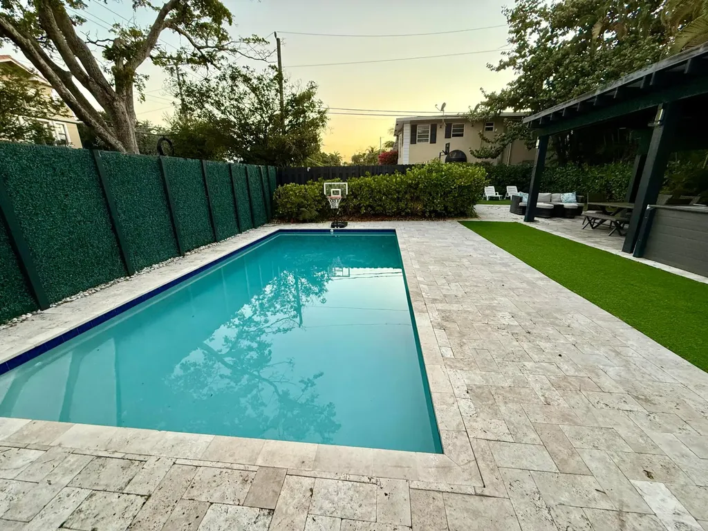701 NE 17 Way Fort Lauderdale FL 33304