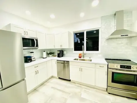 701 NE 17 Way Fort Lauderdale FL 33304