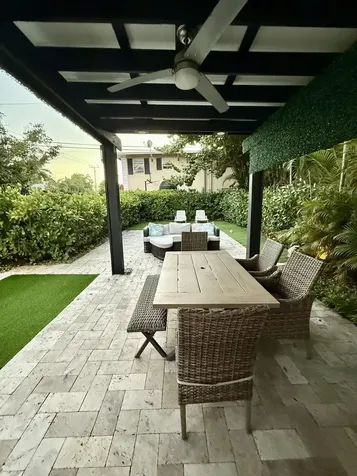 701 NE 17 Way Fort Lauderdale FL 33304
