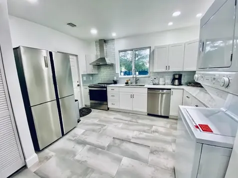 701 NE 17 Way Fort Lauderdale FL 33304
