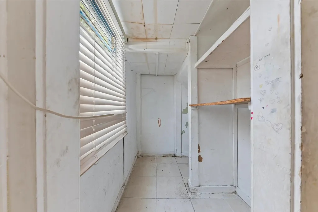 427 El Prado West Palm Beach FL 33405