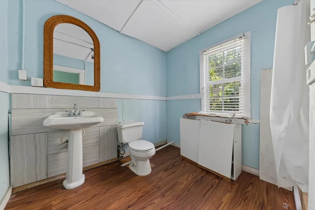 427 El Prado West Palm Beach FL 33405