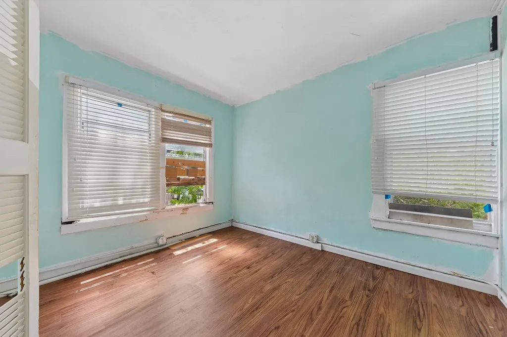 427 El Prado West Palm Beach FL 33405