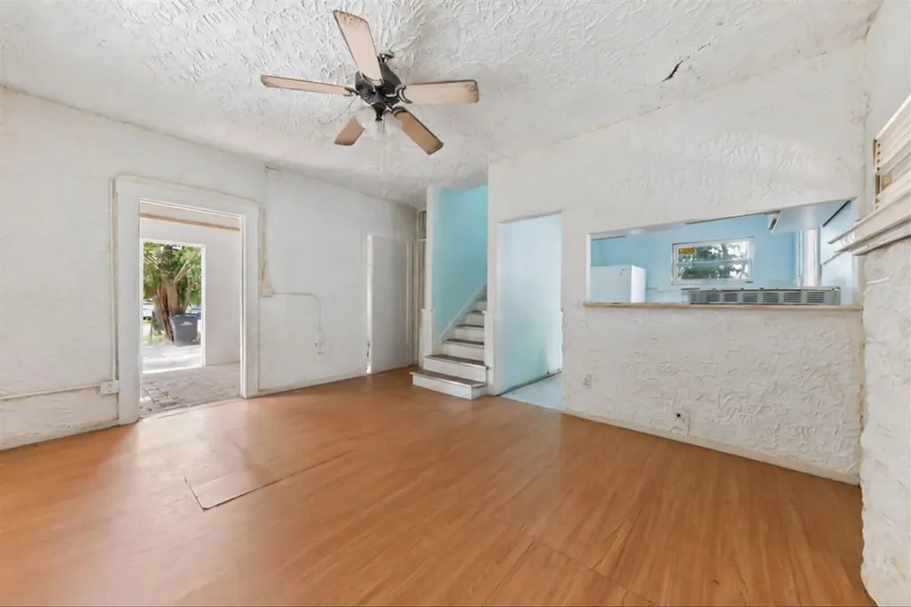 427 El Prado West Palm Beach FL 33405