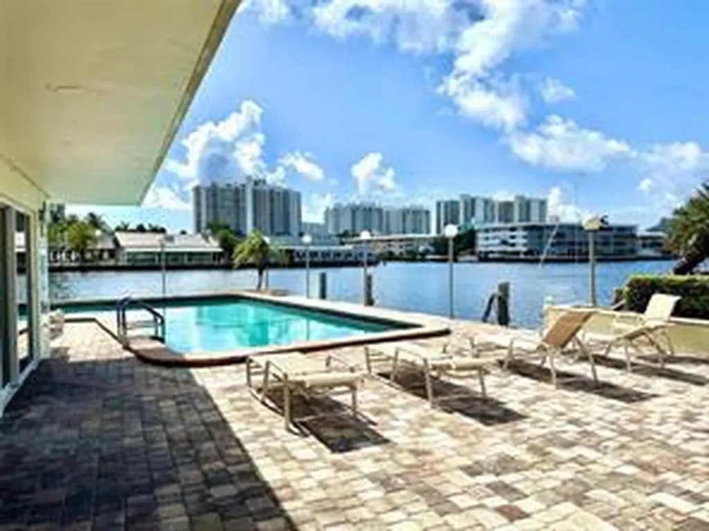 2900 NE 30th Street Fort Lauderdale FL 33306