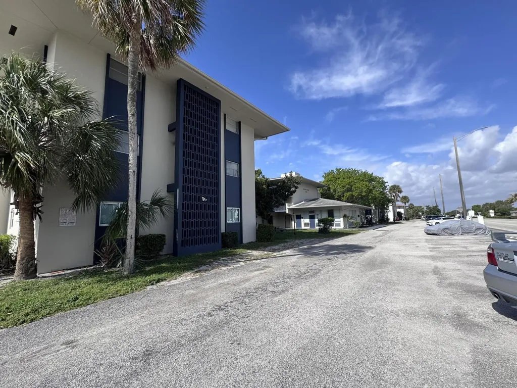1150 E Sample Road Pompano Beach FL 33064