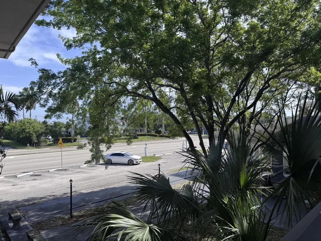 1150 E Sample Road Pompano Beach FL 33064