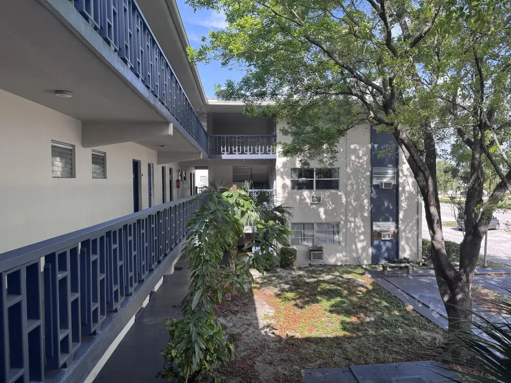 1150 E Sample Road Pompano Beach FL 33064
