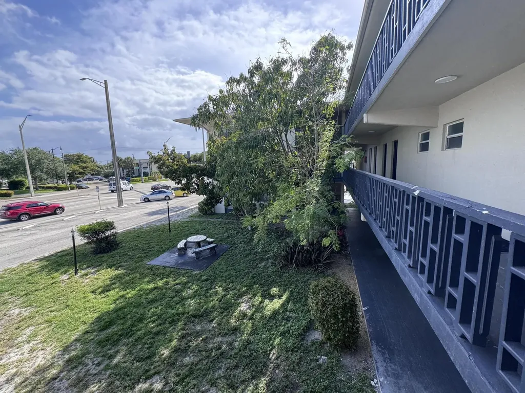 1150 E Sample Road Pompano Beach FL 33064