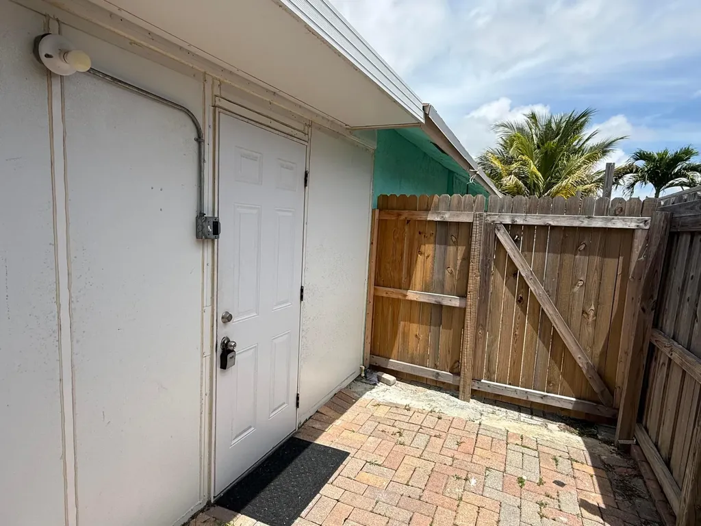 4904 Dillon Street Greenacres FL 33463