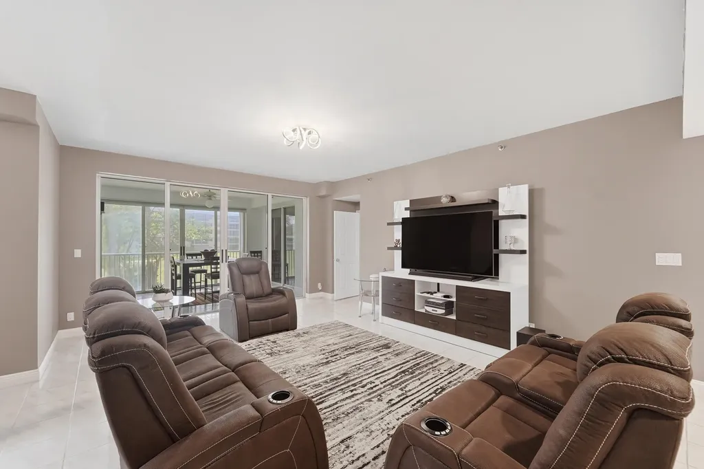 4106 W Palm Aire Drive Pompano Beach FL 33069