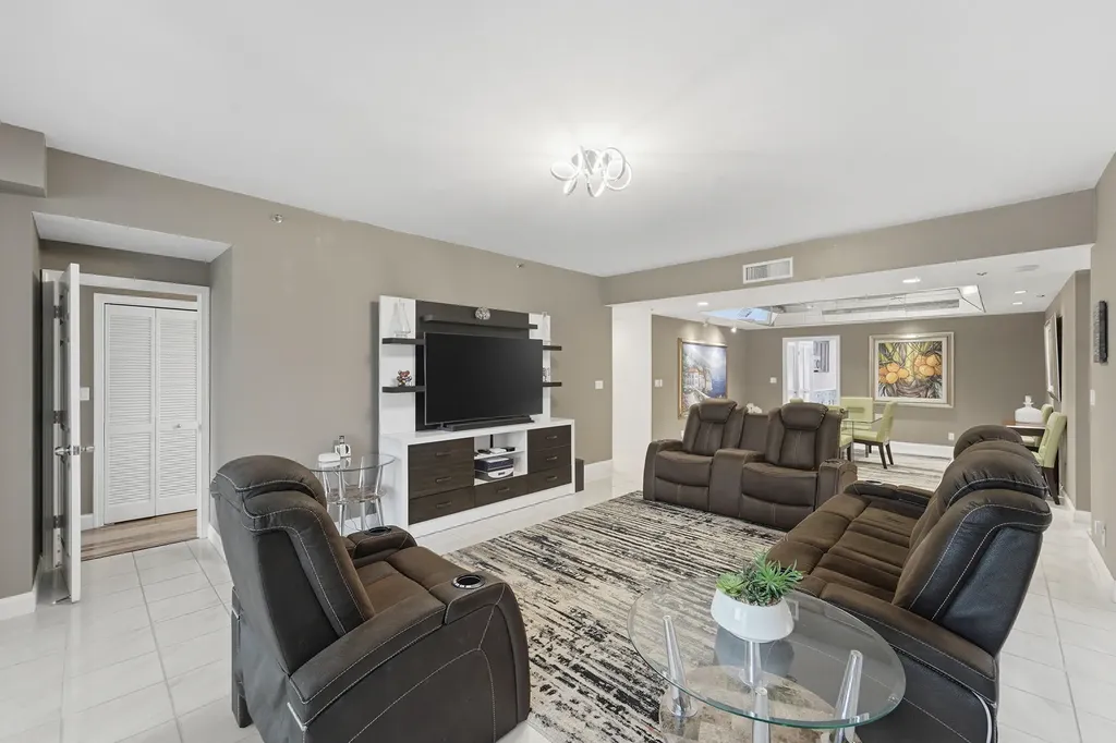 4106 W Palm Aire Drive Pompano Beach FL 33069