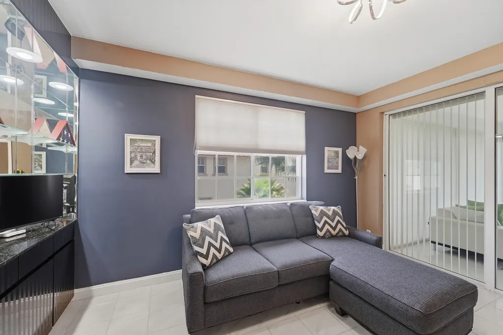 4106 W Palm Aire Drive Pompano Beach FL 33069