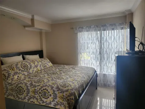 4160 Inverrary Drive Lauderhill FL 33319