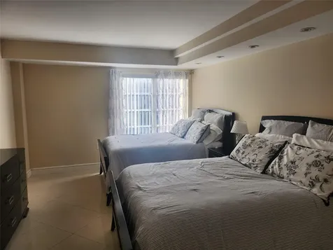 4160 Inverrary Drive Lauderhill FL 33319