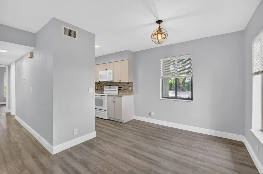 2535 SW 22nd Avenue Delray Beach FL 33445