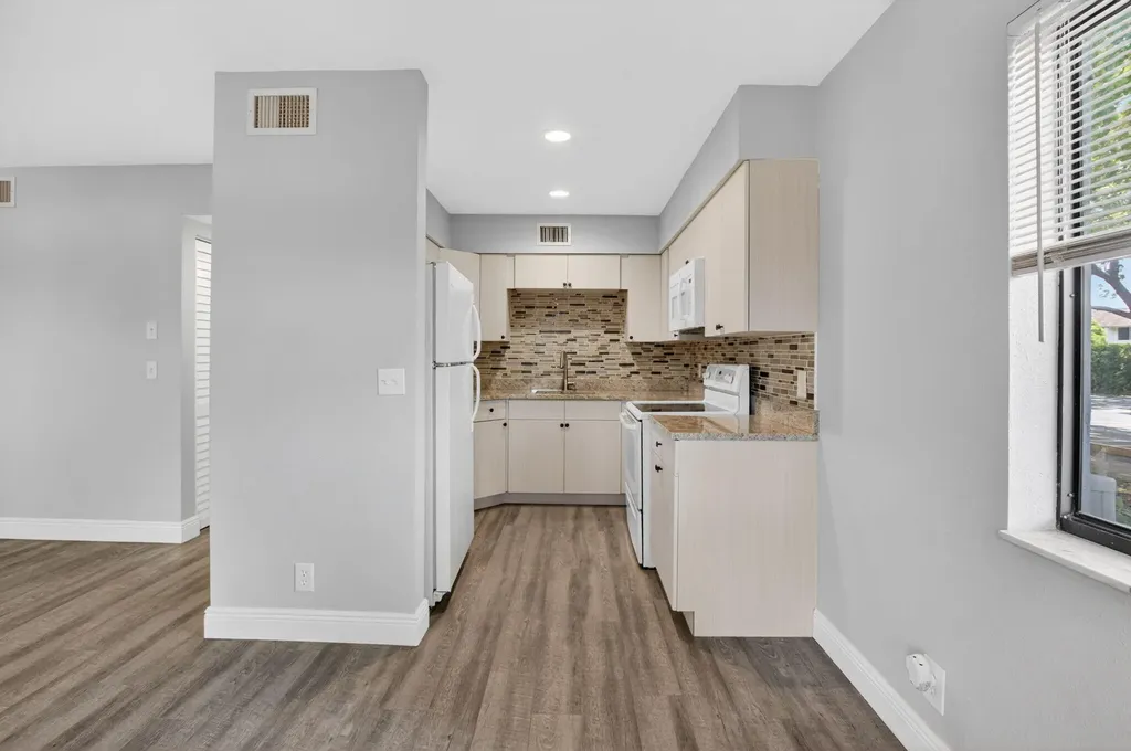 2535 SW 22nd Avenue Delray Beach FL 33445
