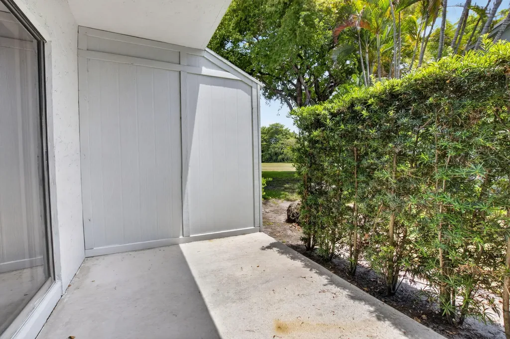 2535 SW 22nd Avenue Delray Beach FL 33445