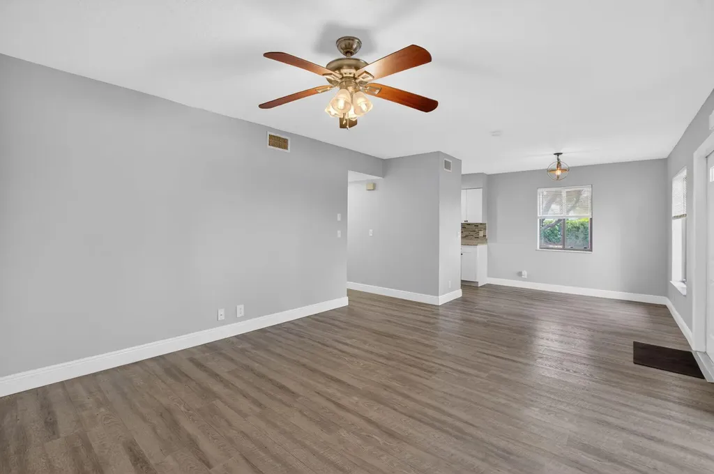 2535 SW 22nd Avenue Delray Beach FL 33445