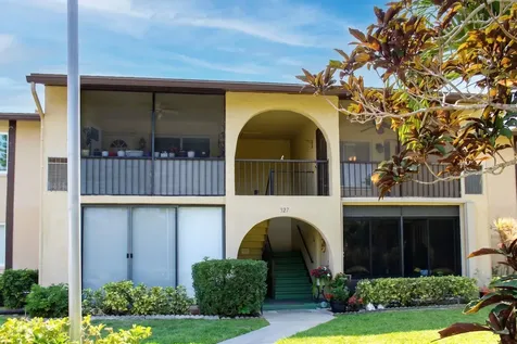 327 Pine Ridge Circle Greenacres FL 33463