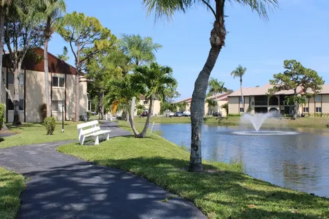 327 Pine Ridge Circle Greenacres FL 33463