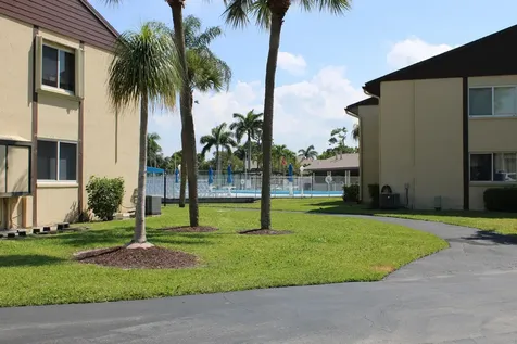 327 Pine Ridge Circle Greenacres FL 33463