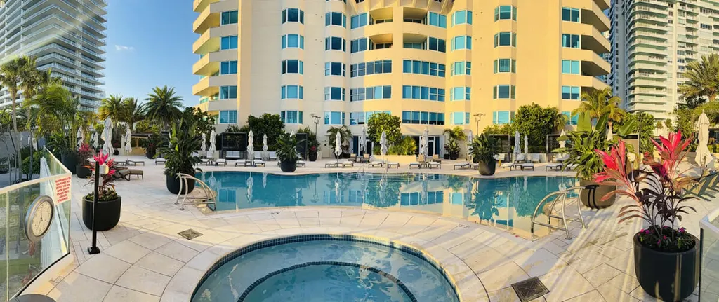 400 S Pointe Drive Miami Beach FL 33139