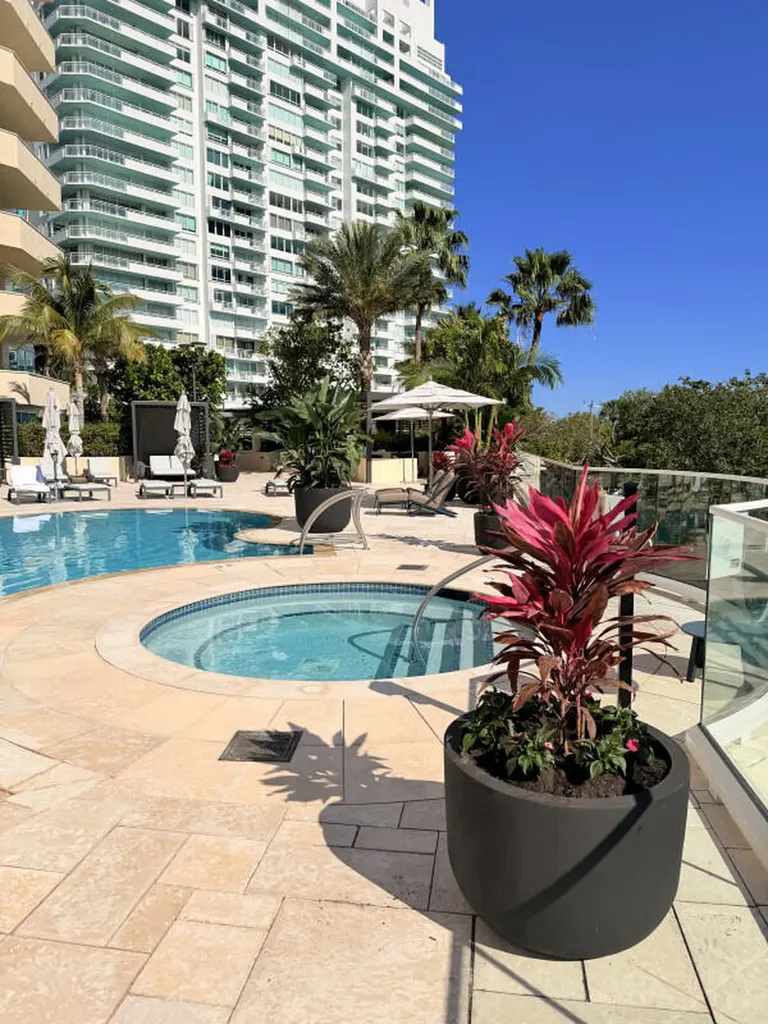 400 S Pointe Drive Miami Beach FL 33139