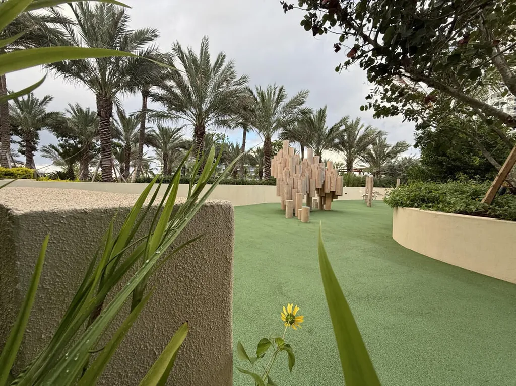 400 S Pointe Drive Miami Beach FL 33139